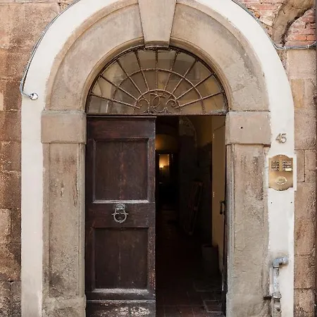 Hostly - Garden House Near The Tower - Historical House With Private Garden Pisa