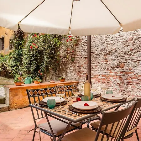 Apartment Hostly - Garden House Near The Tower - Historical House With Private Garden Pisa